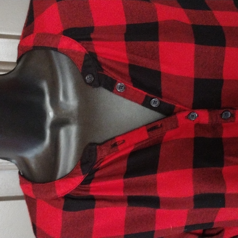 Universal Thread Split Collar Red And Black Flann… - image 5